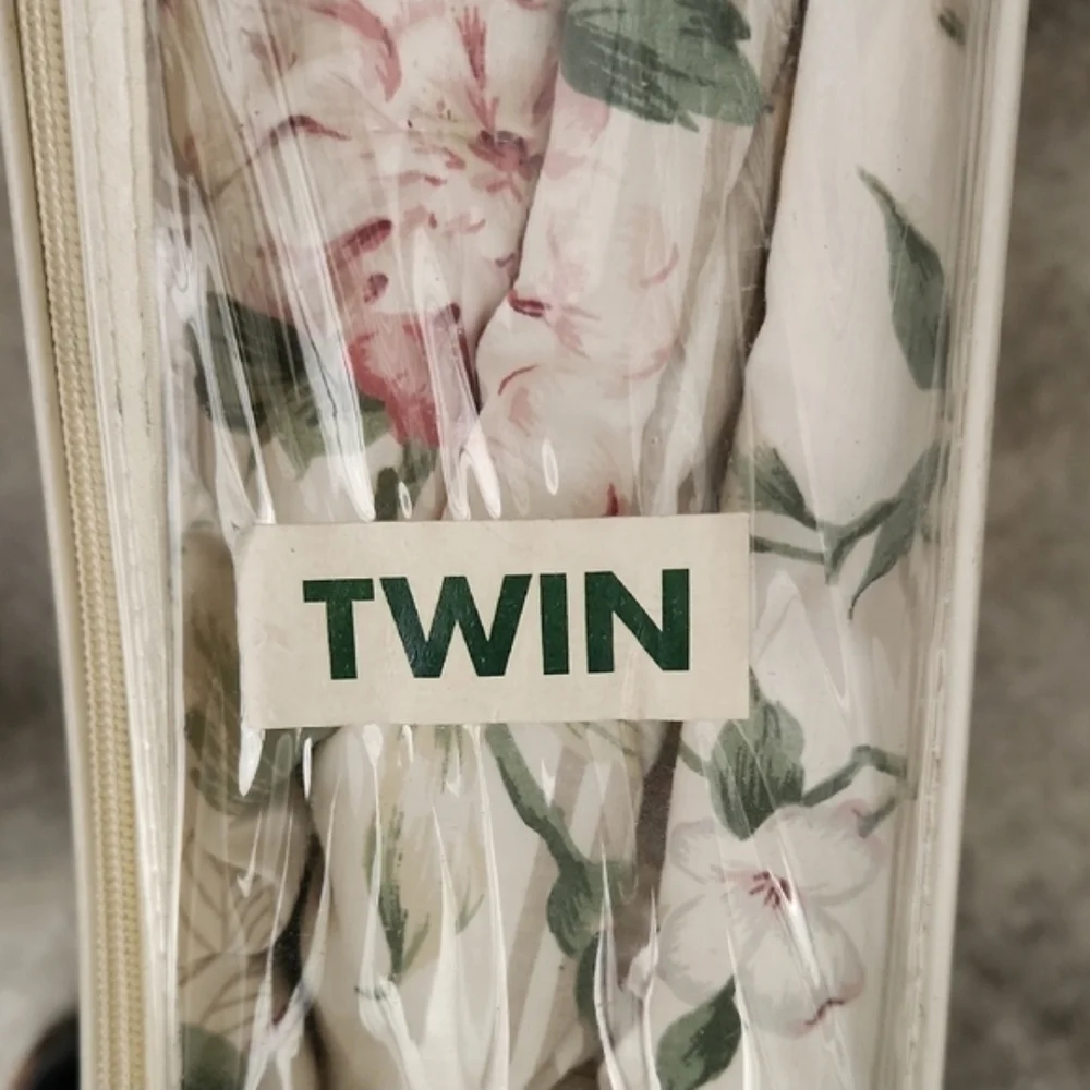 Floral Comforter Mini Set - White With Pink